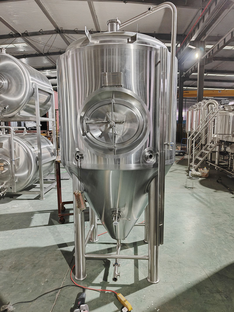 1000L fermenter (1) 1000L fermenter (1)