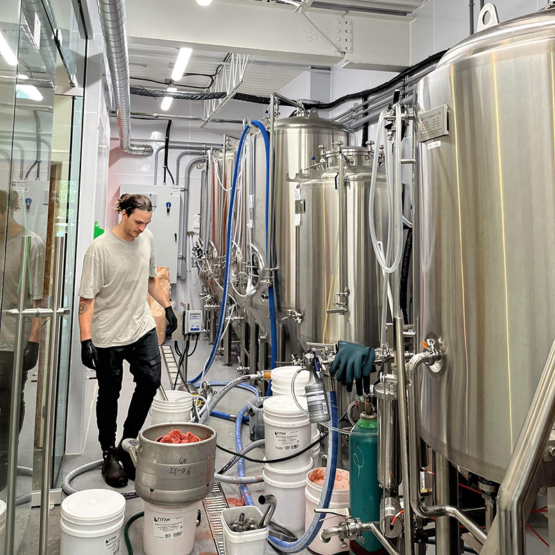 5bbl brewery equipment in Canada (2)