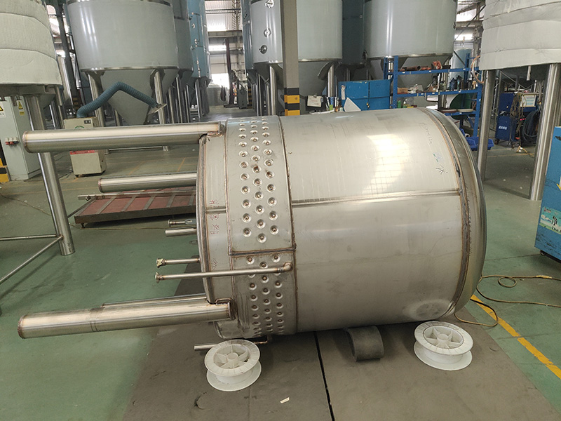 Kettle tank production.jpg