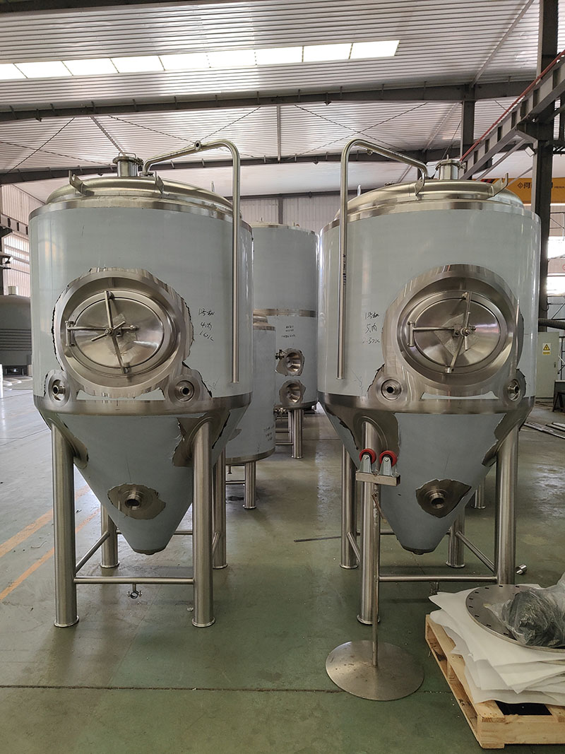 1000L fermenter (2) 1000L fermenter (2)