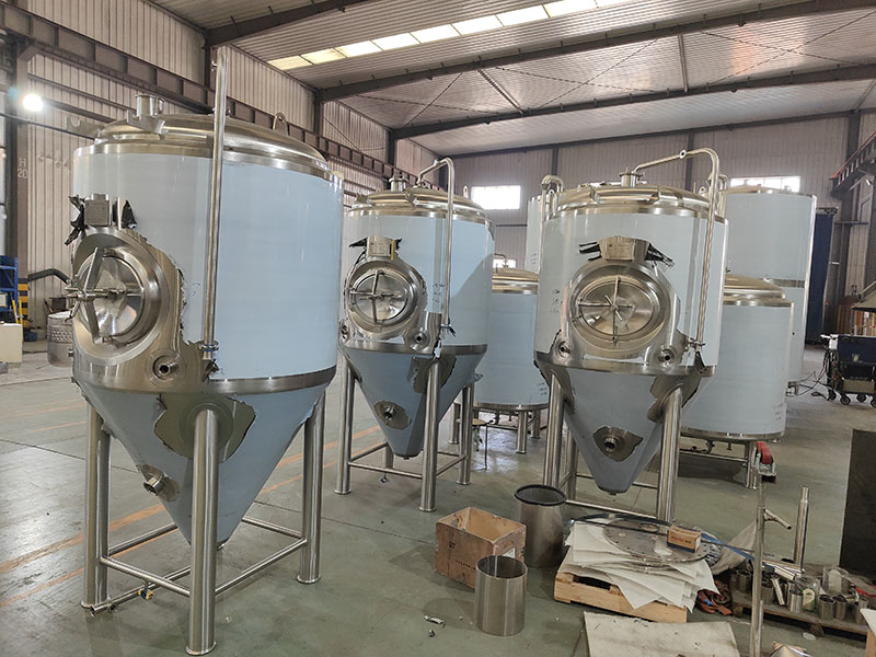 1000L fermenter (3) 1000L fermenter (3)